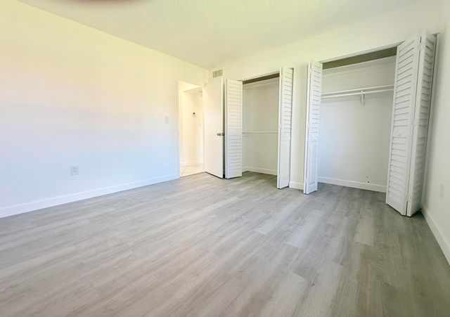 6106 FOREST HILL Boulevard 204, West Palm Beach, FL 33415