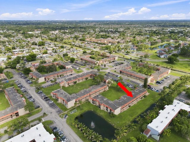 6106 FOREST HILL Boulevard 204, West Palm Beach, FL 33415