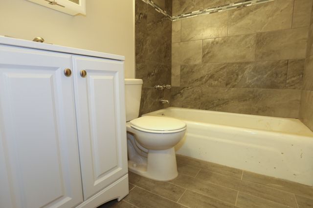 1040 W HOLLYWOOD Avenue 205, Chicago, IL 60660