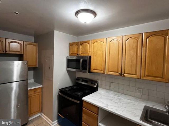 2100 FENDALL ST SE #14, Washington, DC 20020