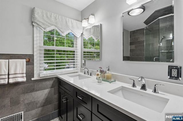 81 Mountain Road, Verona, NJ 07044