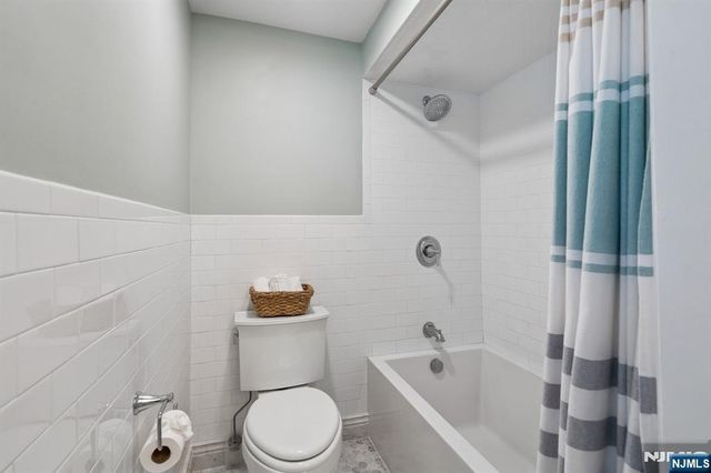 81 Mountain Road, Verona, NJ 07044