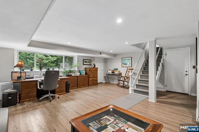 81 Mountain Road, Verona, NJ 07044