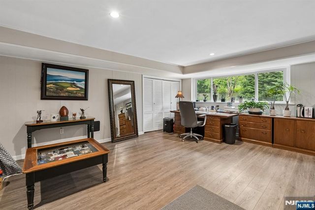 81 Mountain Road, Verona, NJ 07044