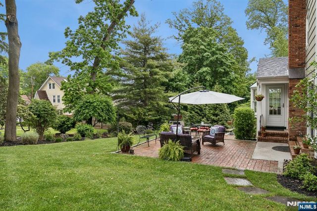 81 Mountain Road, Verona, NJ 07044