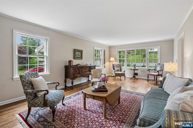 81 Mountain Road, Verona, NJ 07044