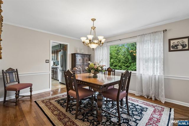 81 Mountain Road, Verona, NJ 07044