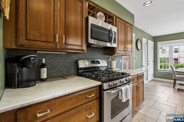 81 Mountain Road, Verona, NJ 07044