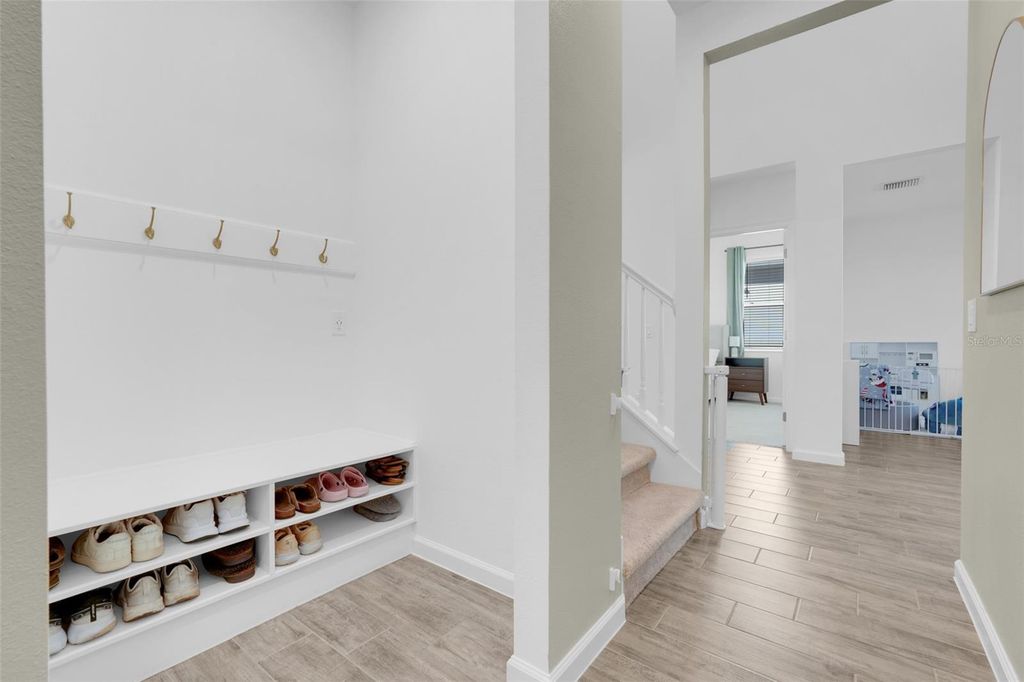 Image 17 of property listing at 2385 SIRENA LANE, Mount Dora, FL 32757