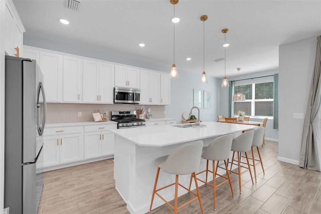 Image 3 of property listing at 2385 SIRENA LANE, Mount Dora, FL 32757