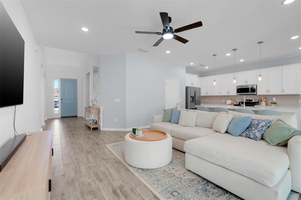 Image 9 of property listing at 2385 SIRENA LANE, Mount Dora, FL 32757