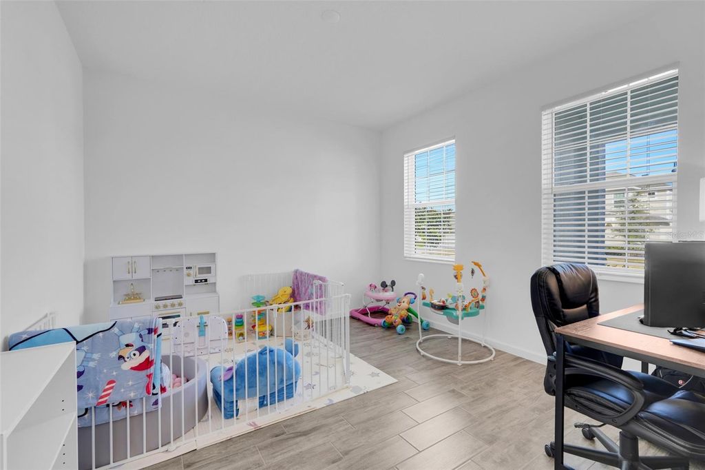 Image 10 of property listing at 2385 SIRENA LANE, Mount Dora, FL 32757