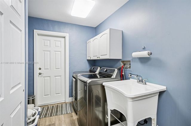 5610 Windover Way, Davie, FL 33331