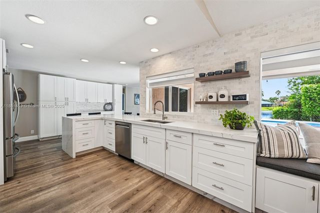 5610 Windover Way, Davie, FL 33331
