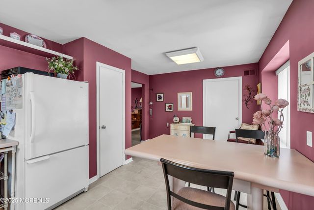 5 Oriel Way, Marlboro, NJ 07746