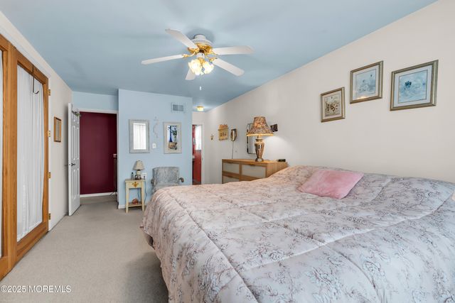 5 Oriel Way, Marlboro, NJ 07746