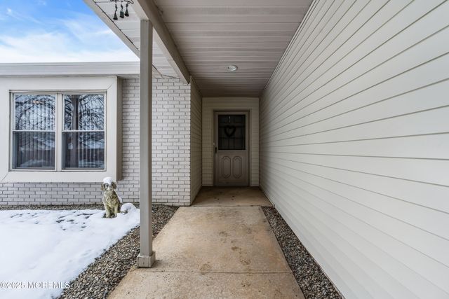 5 Oriel Way, Marlboro, NJ 07746