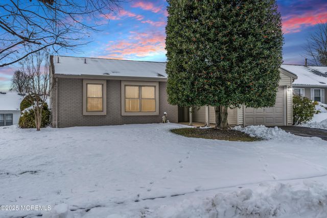 5 Oriel Way, Marlboro, NJ 07746