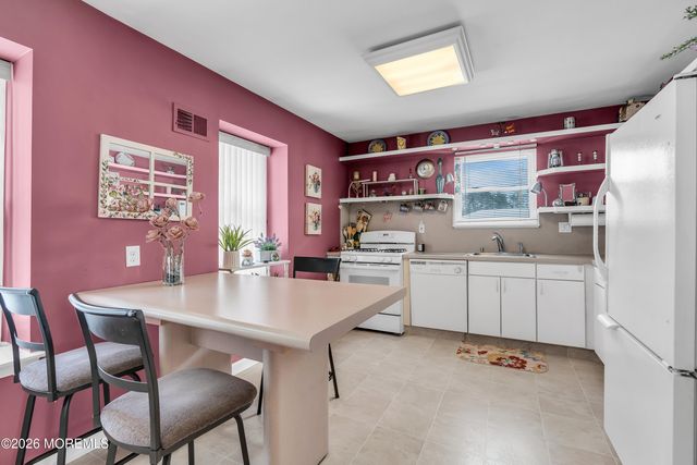 5 Oriel Way, Marlboro, NJ 07746