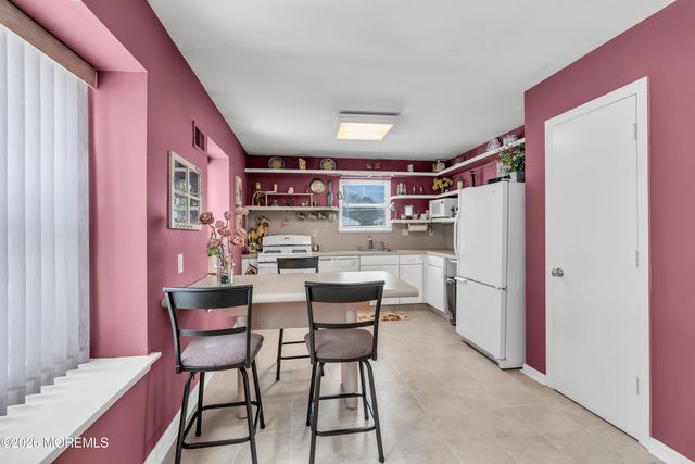 5 Oriel Way, Marlboro, NJ 07746