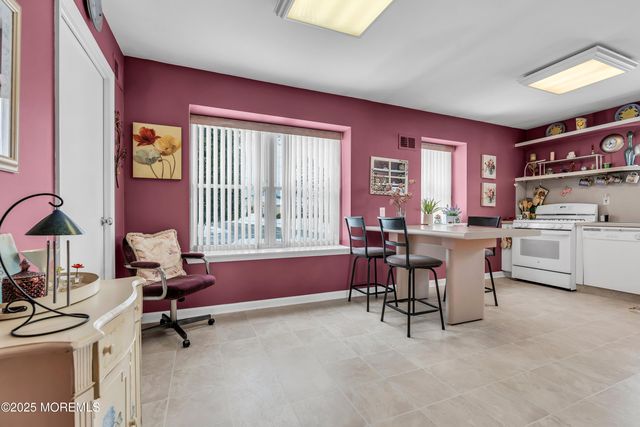 5 Oriel Way, Marlboro, NJ 07746