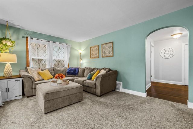 501 Haskins STREET, Lake Geneva, WI 53147