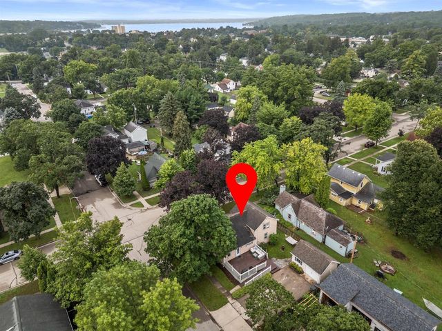 501 Haskins STREET, Lake Geneva, WI 53147
