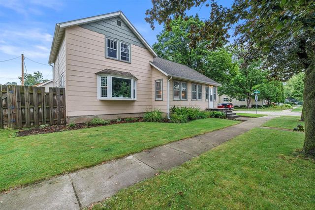 501 Haskins STREET, Lake Geneva, WI 53147