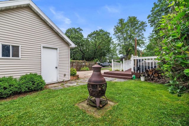 501 Haskins STREET, Lake Geneva, WI 53147