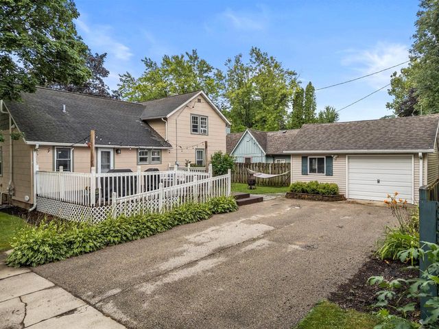 501 Haskins STREET, Lake Geneva, WI 53147