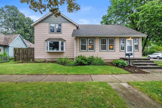 501 Haskins STREET, Lake Geneva, WI 53147