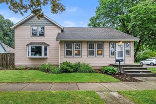 501 Haskins STREET, Lake Geneva, WI 53147