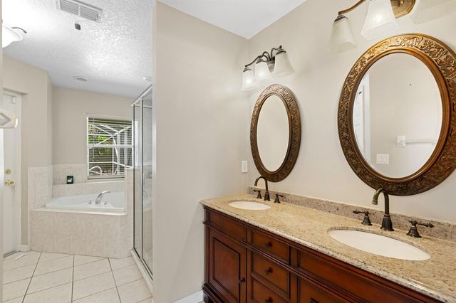 1042 SW Janette Avenue, Port St. Lucie, FL 34953