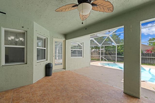 1042 SW Janette Avenue, Port St. Lucie, FL 34953