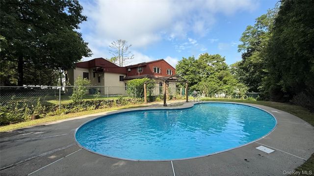 1 Sunset Drive, Suffern, NY 10901