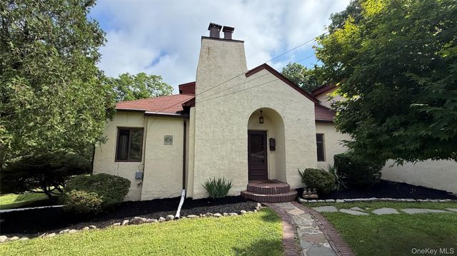 1 Sunset Drive, Suffern, NY 10901