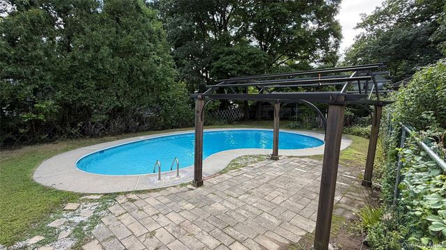 1 Sunset Drive, Suffern, NY 10901