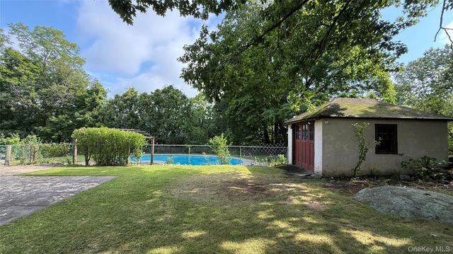 1 Sunset Drive, Suffern, NY 10901