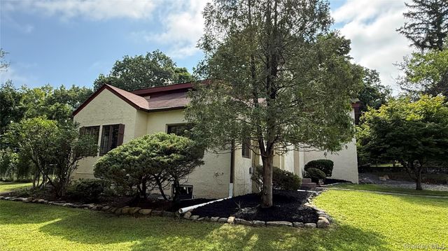 1 Sunset Drive, Suffern, NY 10901