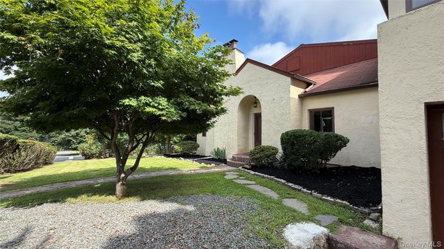 1 Sunset Drive, Suffern, NY 10901