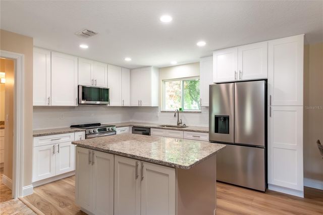 10886 SW 90TH TERRACE, Ocala, FL 34481