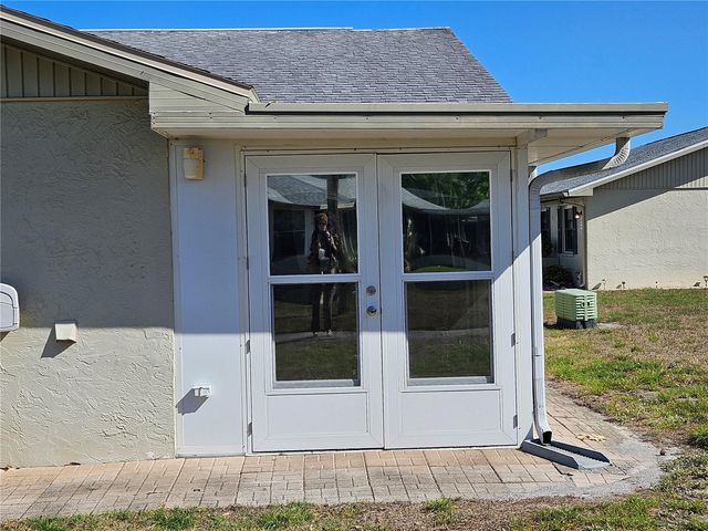 1905 CANTERBURY LANE E-9, Sun City Center, FL 33573