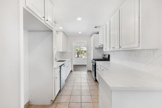 38192 Rock Circle, Palm Desert, CA 92260