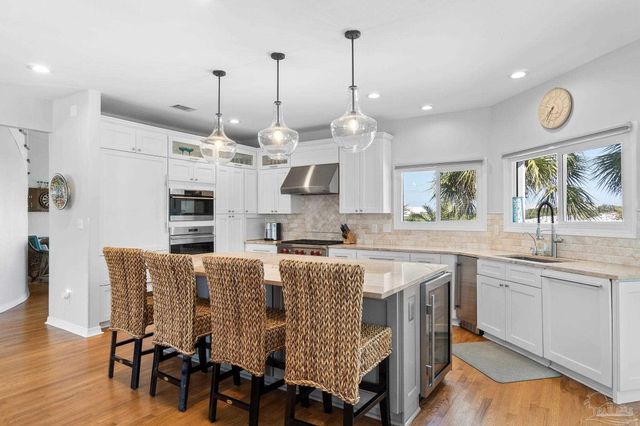 25 Calle Hermosa, Pensacola Beach, FL 32561