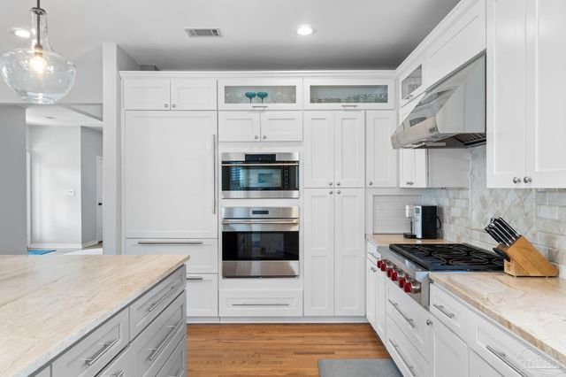 25 Calle Hermosa, Pensacola Beach, FL 32561