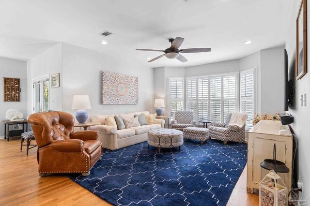 25 Calle Hermosa, Pensacola Beach, FL 32561