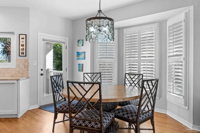 25 Calle Hermosa, Pensacola Beach, FL 32561