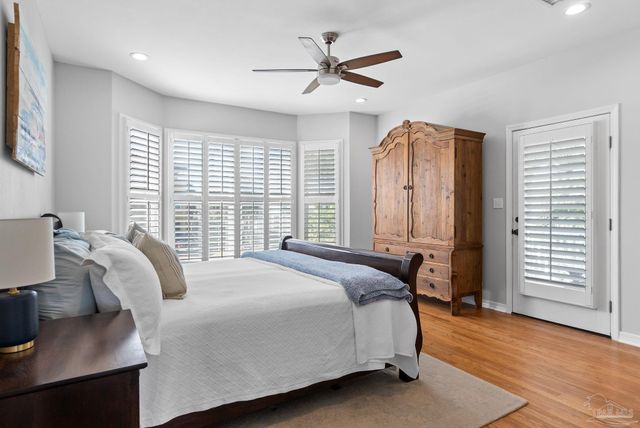 25 Calle Hermosa, Pensacola Beach, FL 32561