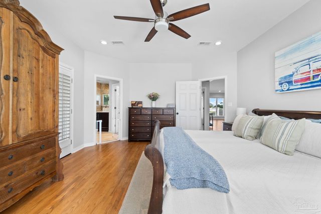 25 Calle Hermosa, Pensacola Beach, FL 32561