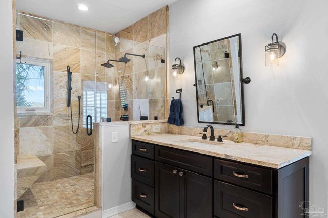 25 Calle Hermosa, Pensacola Beach, FL 32561